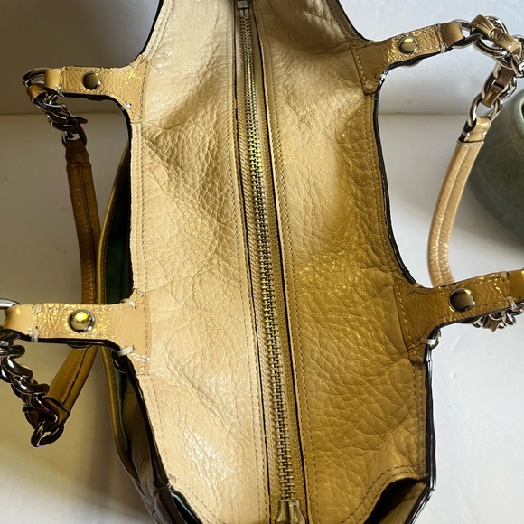 COACH pebbled leather Madison shoulder bag - Picture 4 of 12